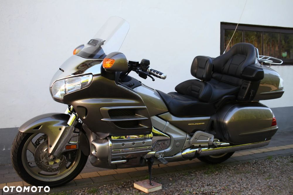 Honda GL - 5
