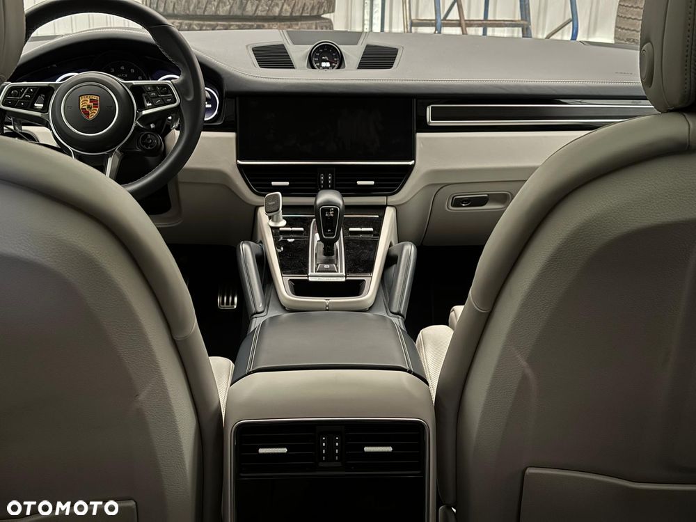 Porsche Cayenne Turbo - 15