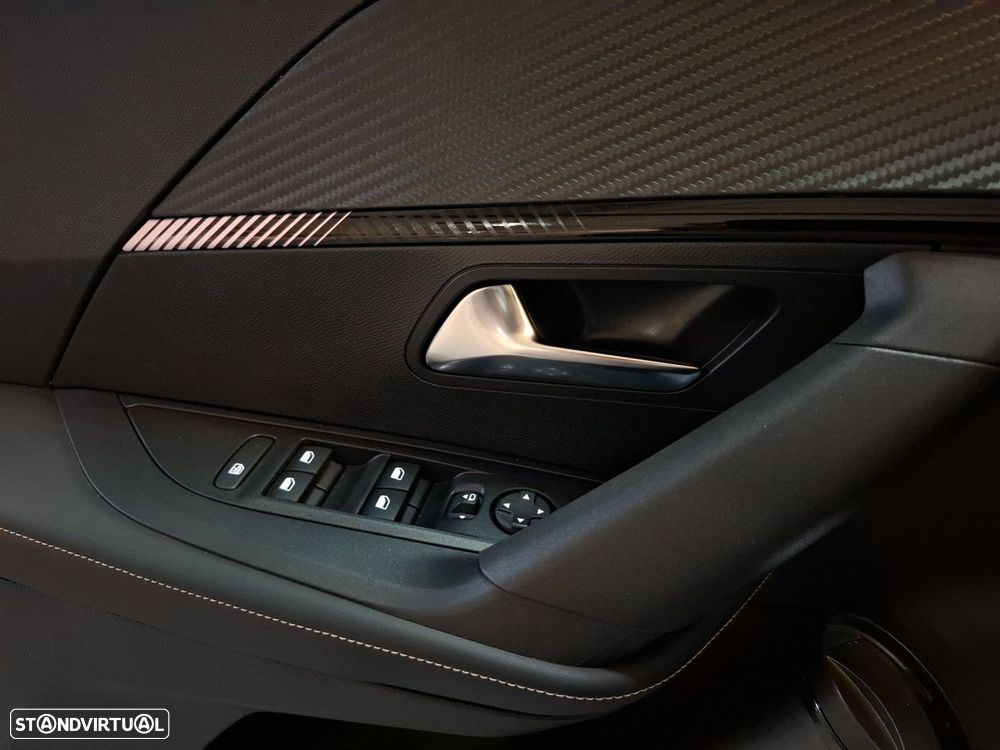 Peugeot e-2008 54 kWh Allure - 22