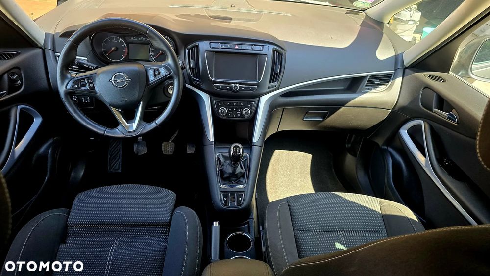 Opel Zafira 1.4 Turbo Innovation - 24