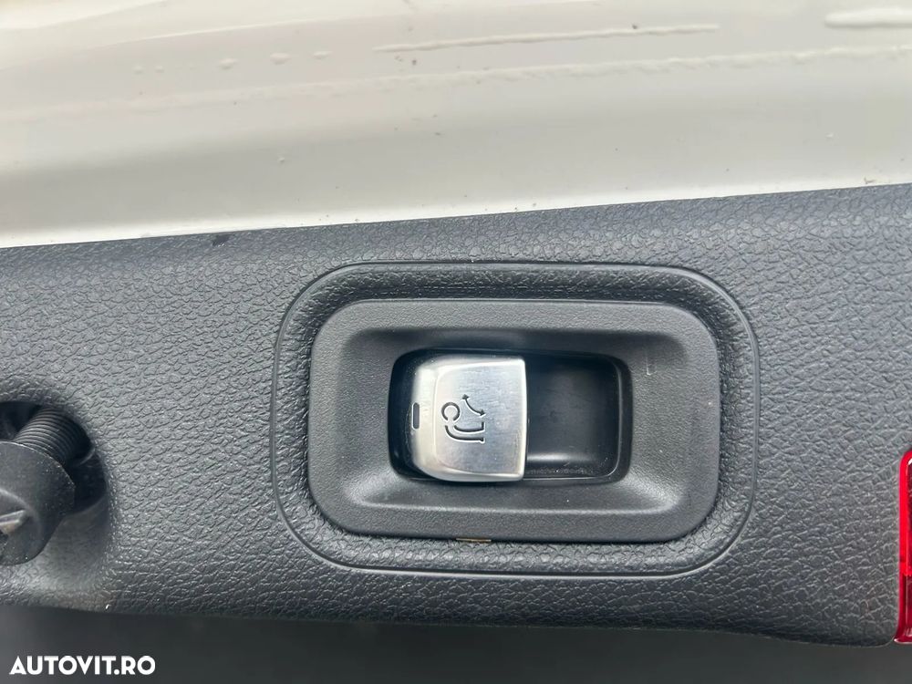 Mercedes-Benz E 300 de Aut. - 14