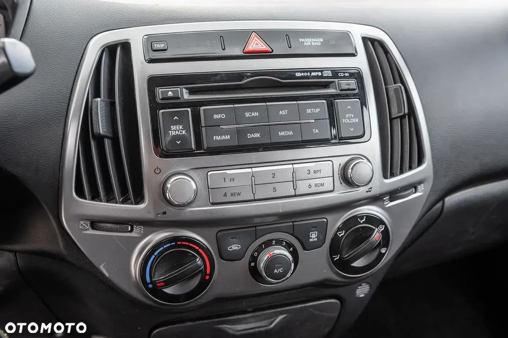 Hyundai i20 - 18