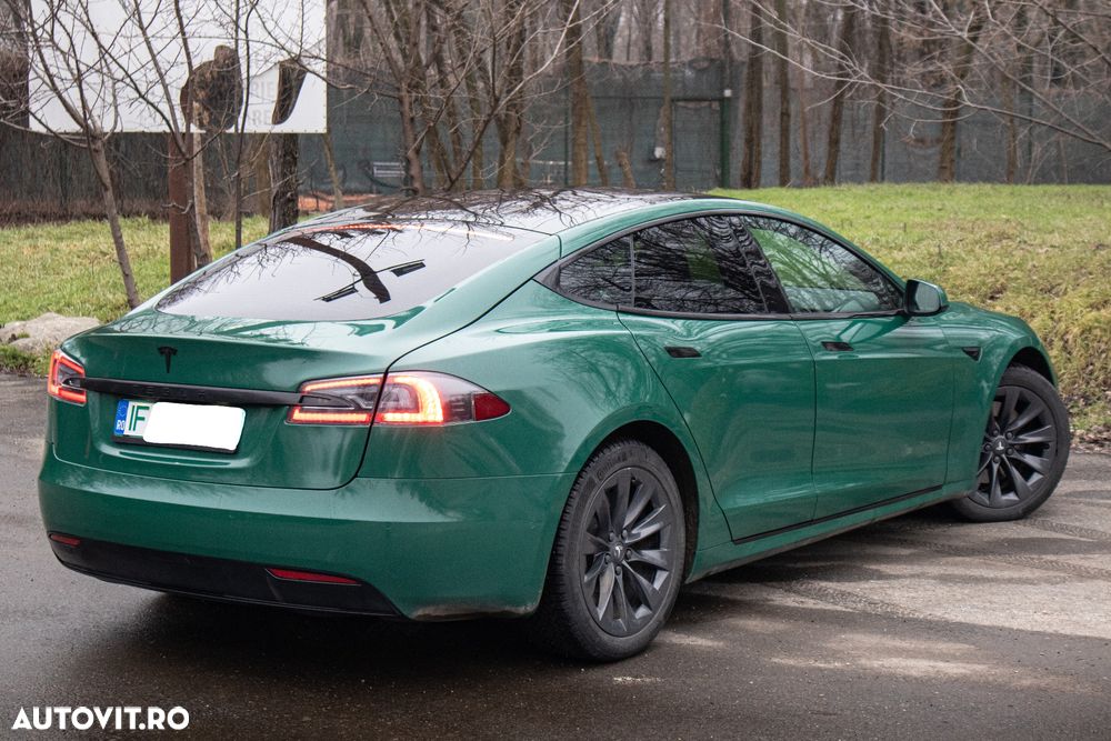Tesla Model S - 11