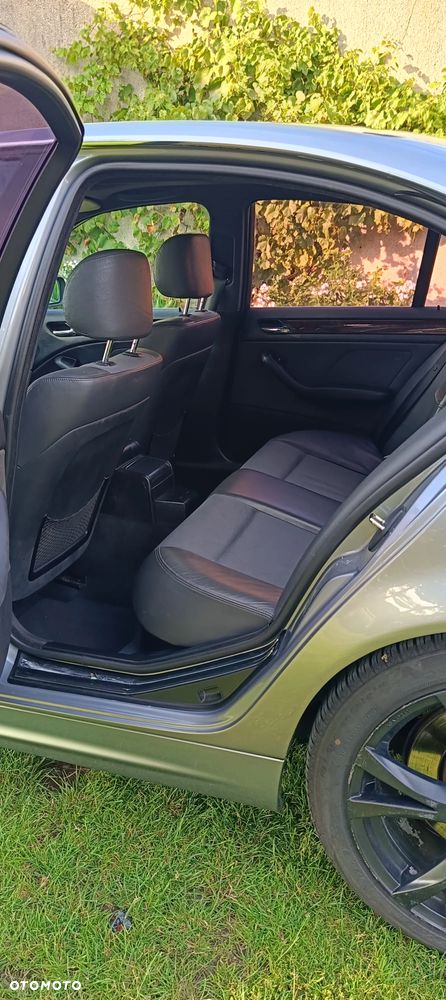 BMW Seria 3 330ix - 16