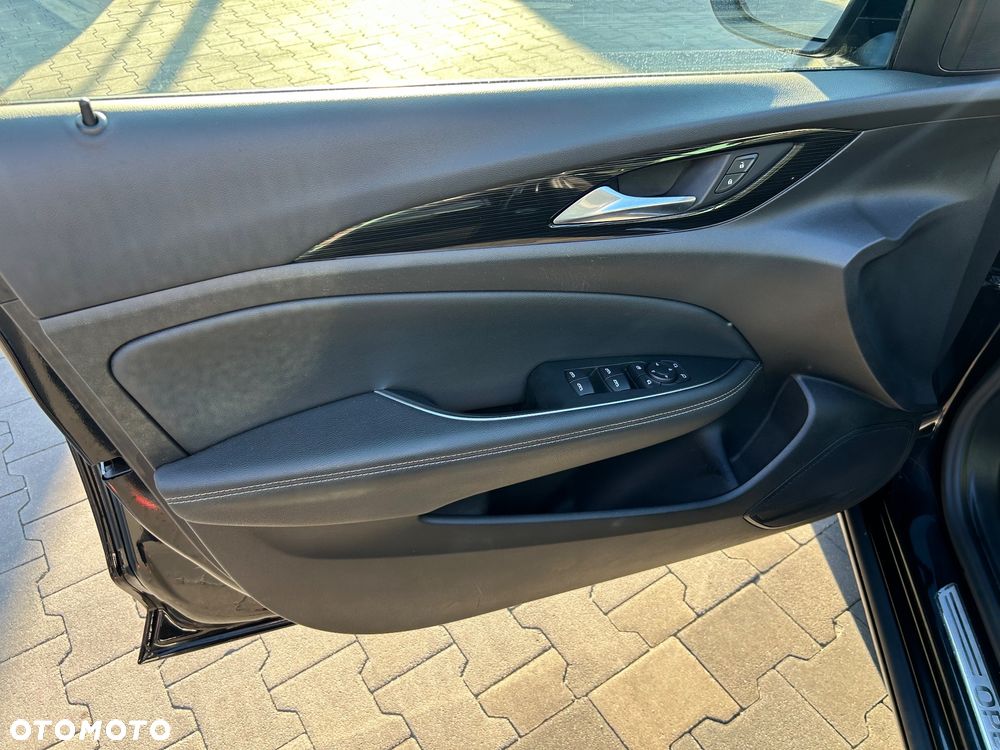 Opel Insignia - 25