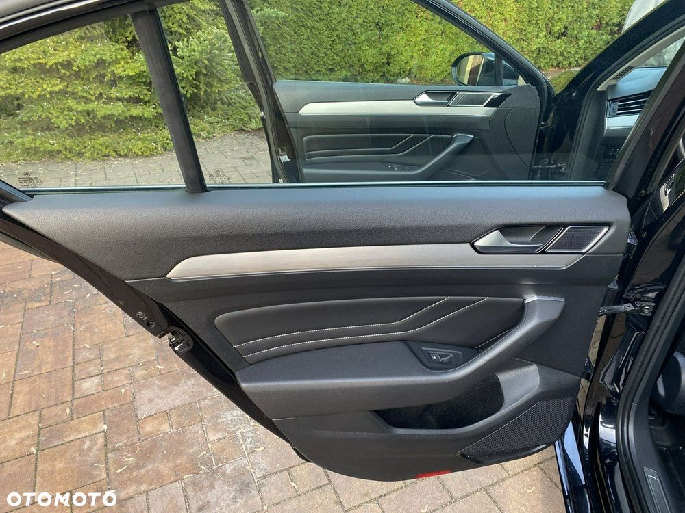 Volkswagen Passat 1.5 TSI EVO Elegance DSG - 33