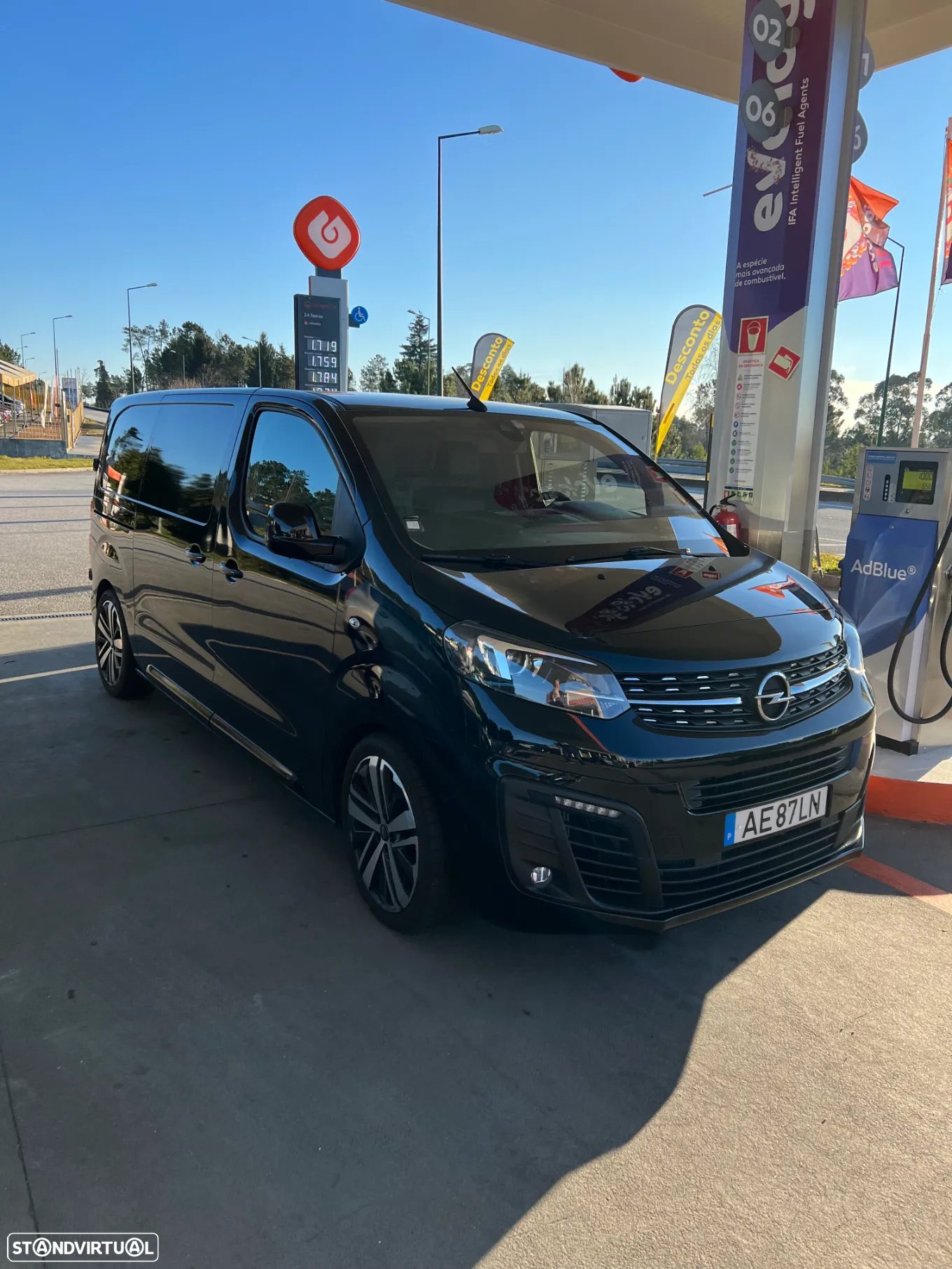 Opel Vivaro 2.0 CDTi L2H1 Enjoy AT8 - 11