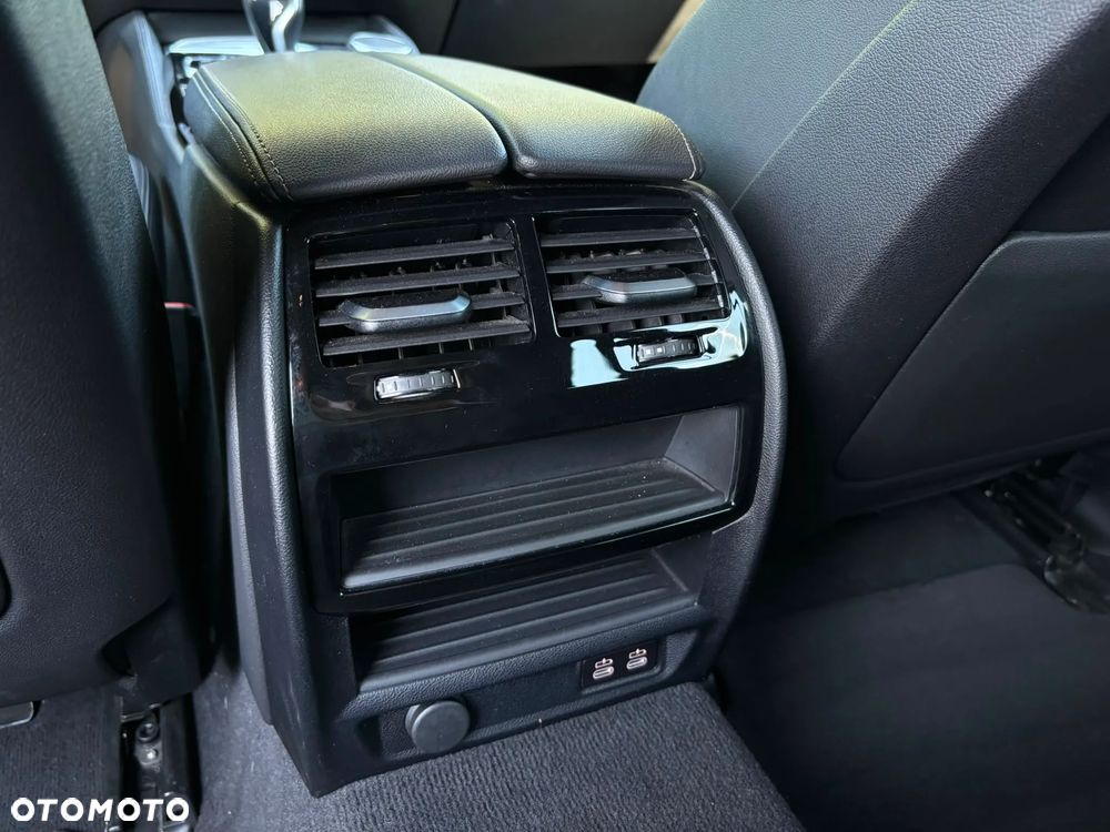 BMW Seria 5 520d xDrive mHEV M Sport sport - 11