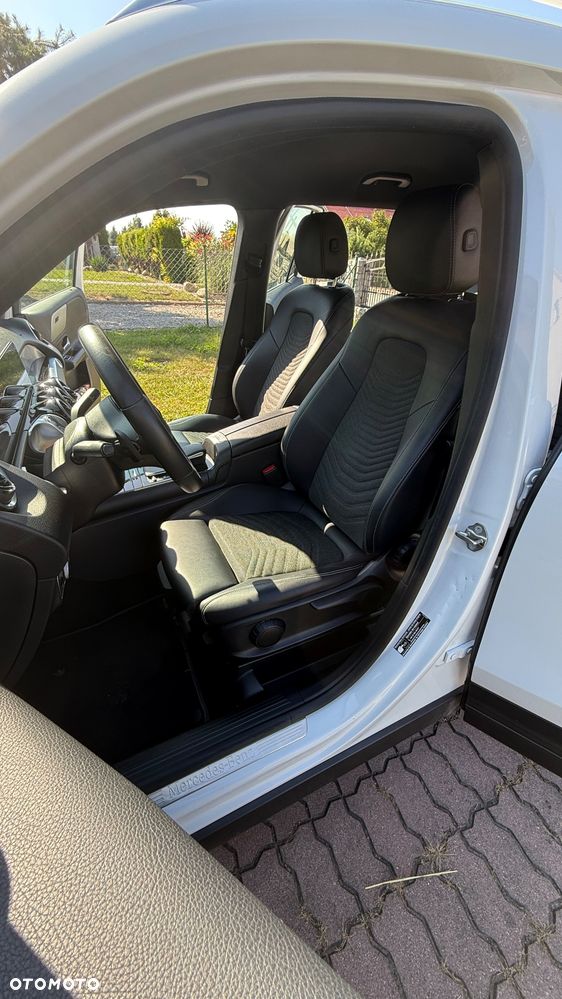 Mercedes-Benz GLB 200 4-Matic Style 8G-DCT - 12