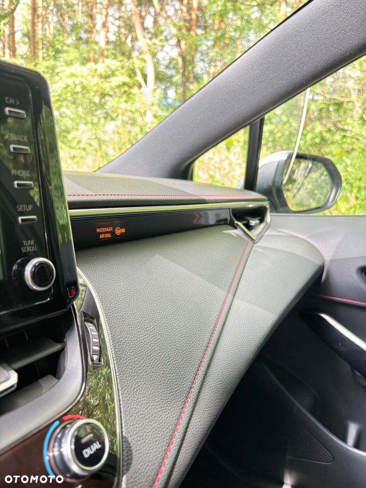 Toyota Corolla 2.0 Hybrid Executive - 13