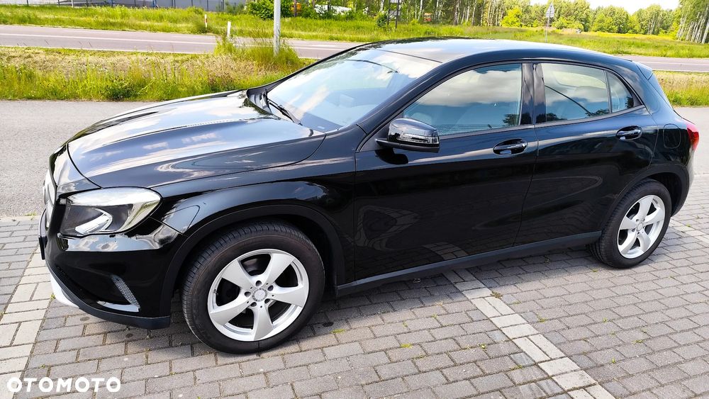 Mercedes-Benz GLA 180 - 4
