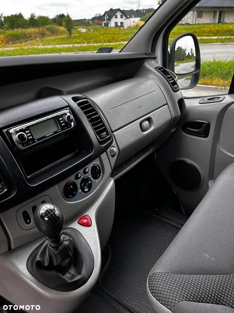 Opel Vivaro L2H1 2.9t - 12