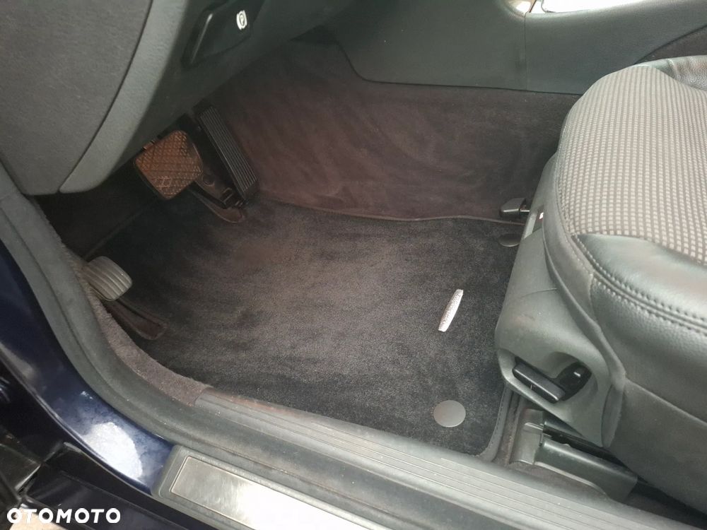 Mercedes-Benz Klasa E - 14