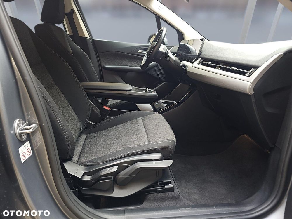 BMW Seria 2 218i - 11