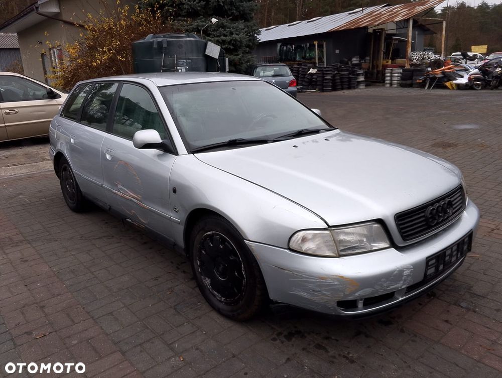 Audi A4 B5 (94-97r.) 1.6 B 100KM. Silnik AHL Skrzynia DCM lakier LY7M. Cały na części. GWARANCJA !!!  Przód Tył Zestaw Komplet Drzwi Klapa Zderzak Błotnik Maska Grill Atrapa Szyba Pas Lampa Lusterko Boczki Fotel Kanapa Kokpit Deska Rozdzielcza Przełącznik Włącznik Sterownik Przewody Wiązka Instalacja Moduł Komputer Czujnik Listwa Pompa Alternator Wtryski Głowica Rozrusznik Kompresor Sprzęgło Dwumas Silnik Skrzynia ABS Klimatyzacji Paliwa Wspomagania Kolektor Turbina Przepustnica Zawór Chłodnica Koło Hak Belka Sanki Zawieszenie Mcpherson Półoś Amortyzator Wydech Tłumik Zacisk Most - 3