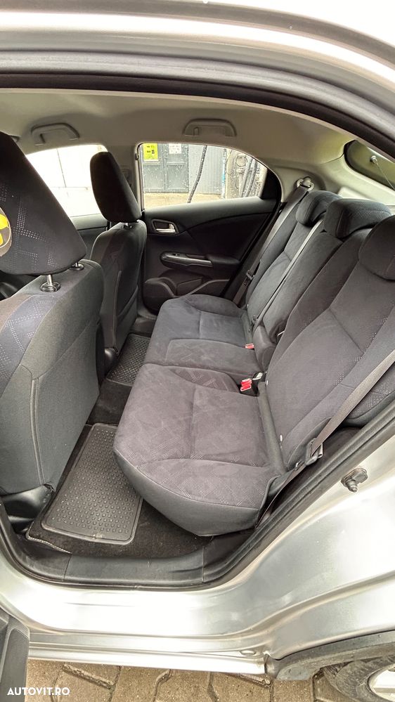 Honda Civic 1.4 i-VTEC Sport - 11