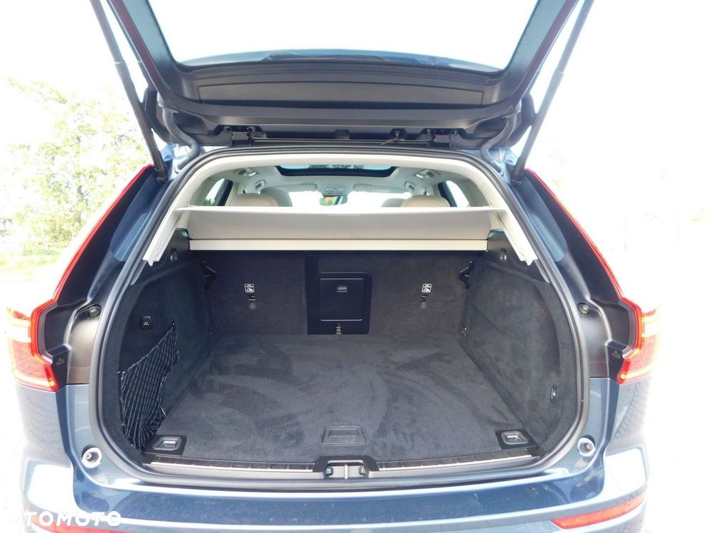 Volvo XC 60 B4 B Geartronic Momentum Pro - 17
