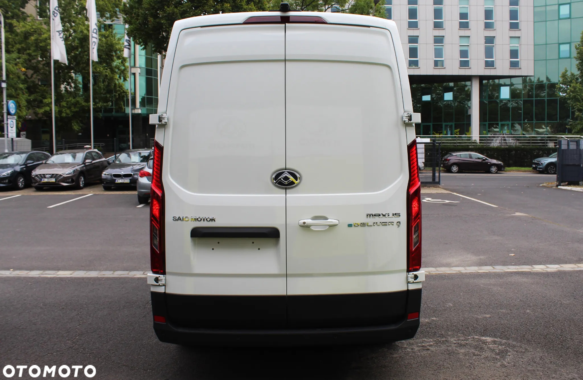 Maxus E-DELIVER 9 - 4