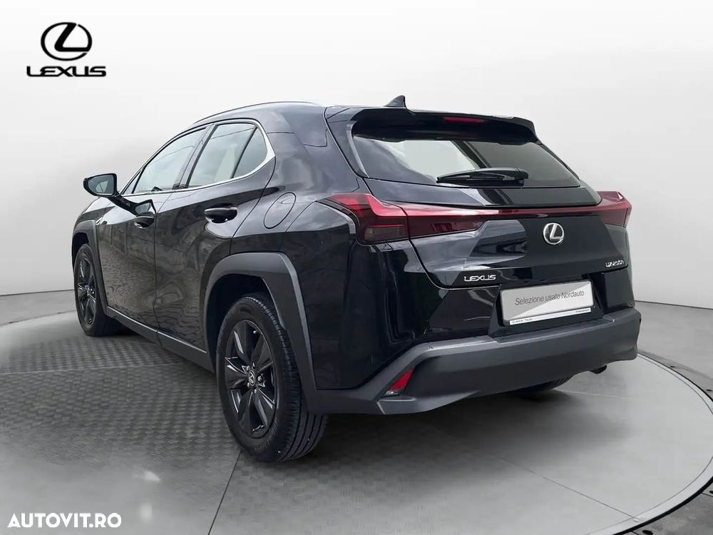 Lexus UX 250h Business Edition - 3