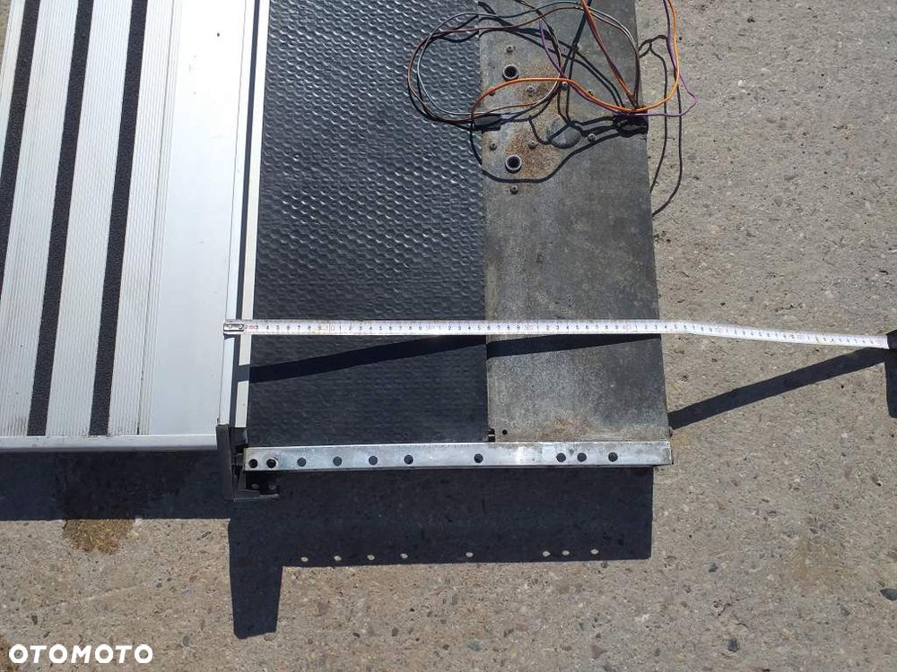 Elektrycznie wysuwany Stopień THULE do Kampera - 7
