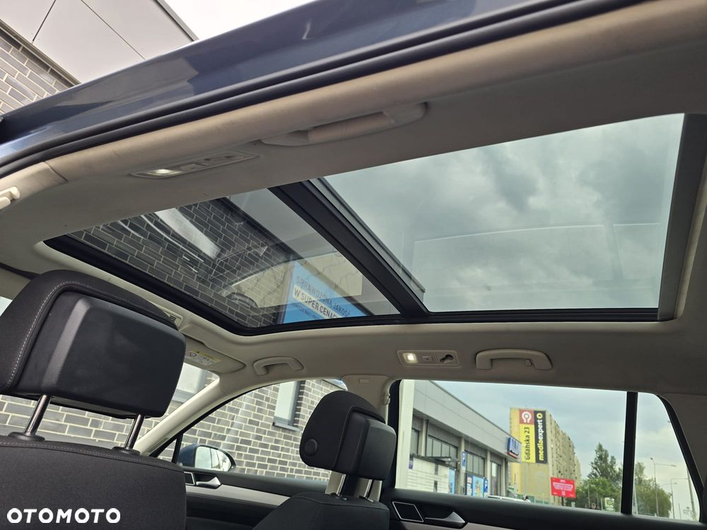 Volkswagen Passat 2.0 TDI SCR 4Motion DDG Highline - 29