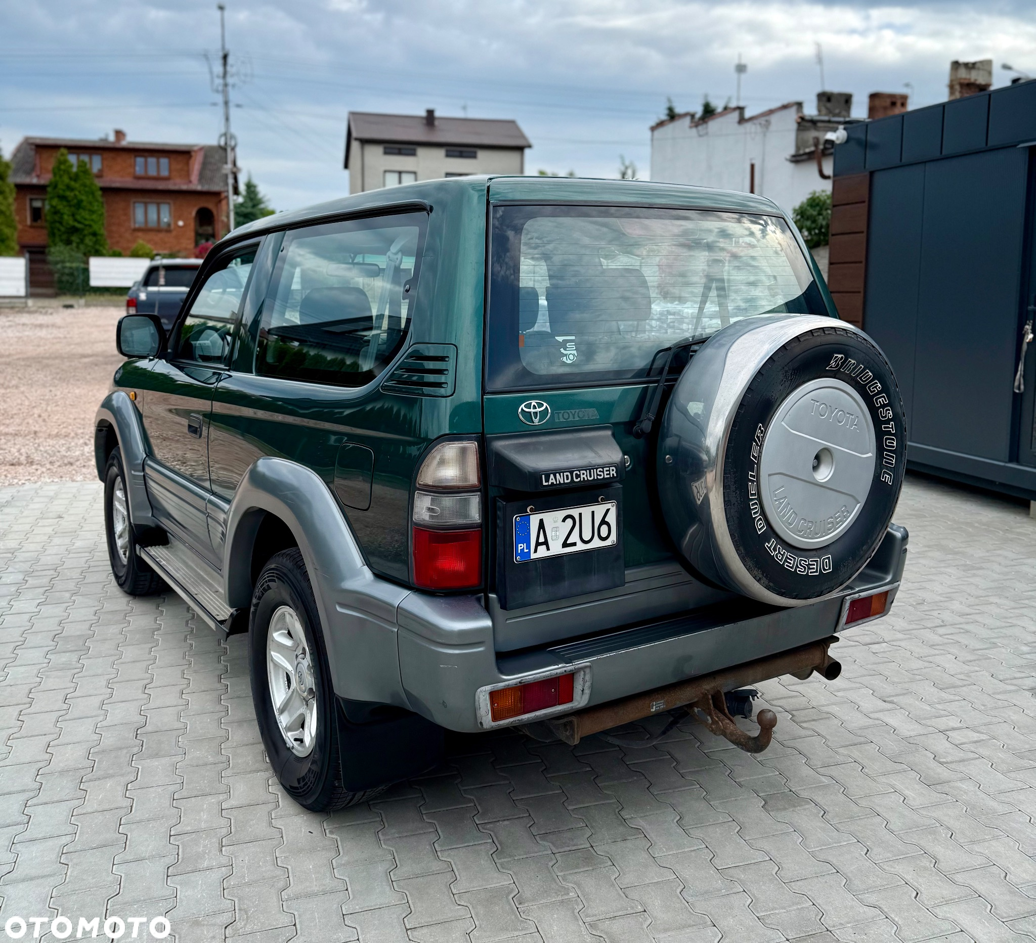 Toyota Land Cruiser - 4