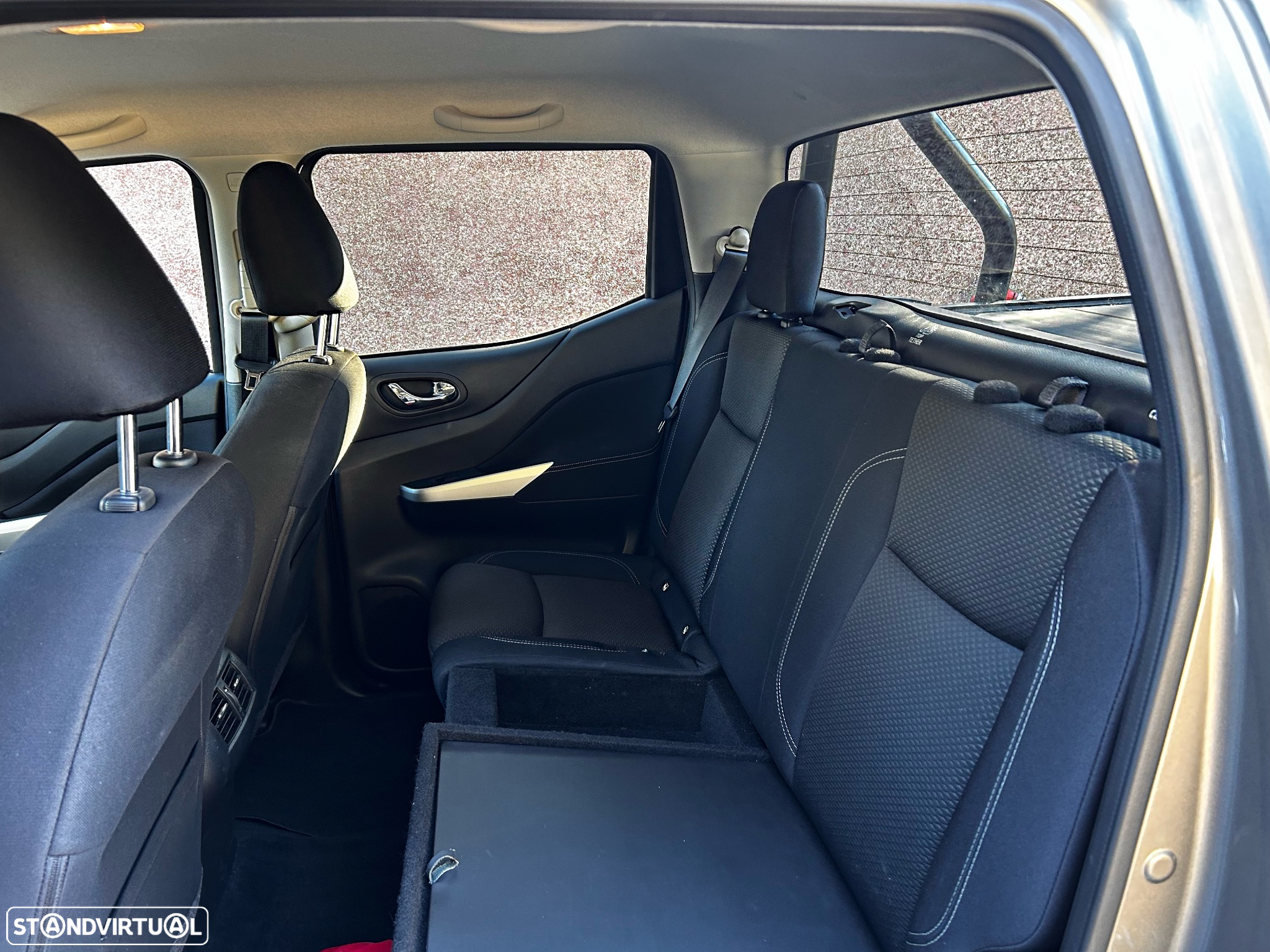 Nissan Navara 2.3 dCi CD 4WD N-Connecta Nav - 8