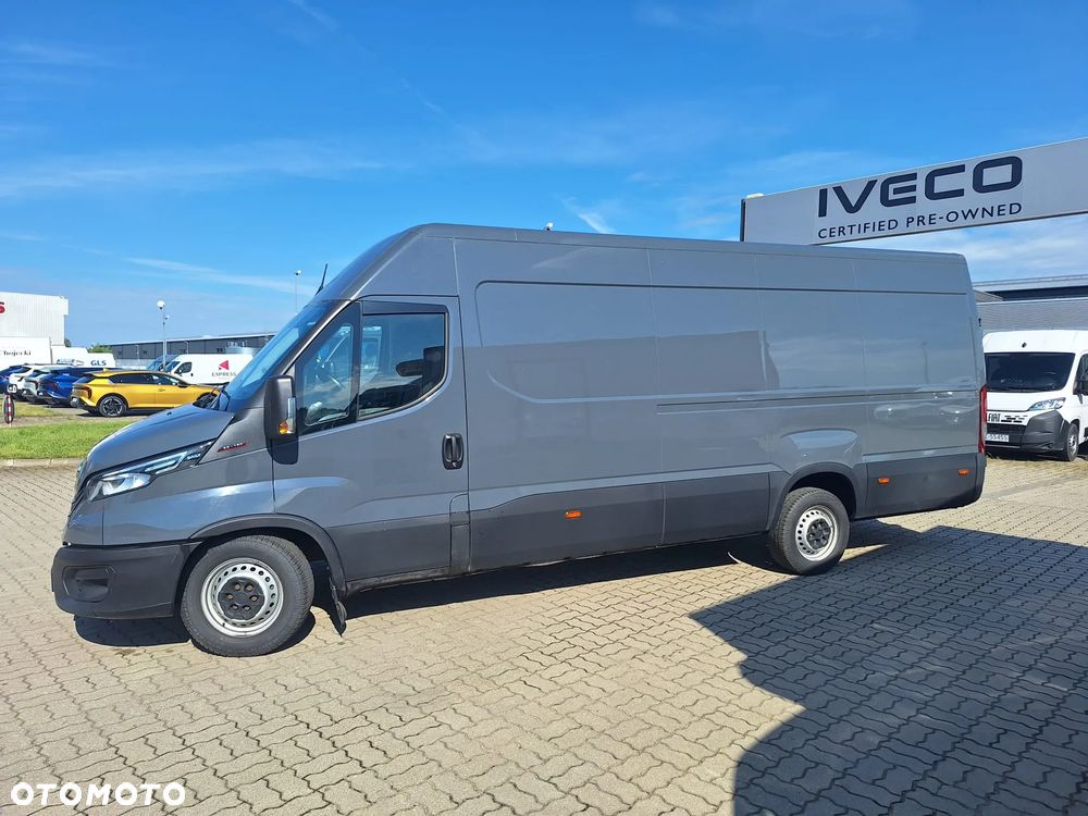 Iveco Daily 35S18 HiMatic furgon 16m blaszak automat FV23% MAXI - 4