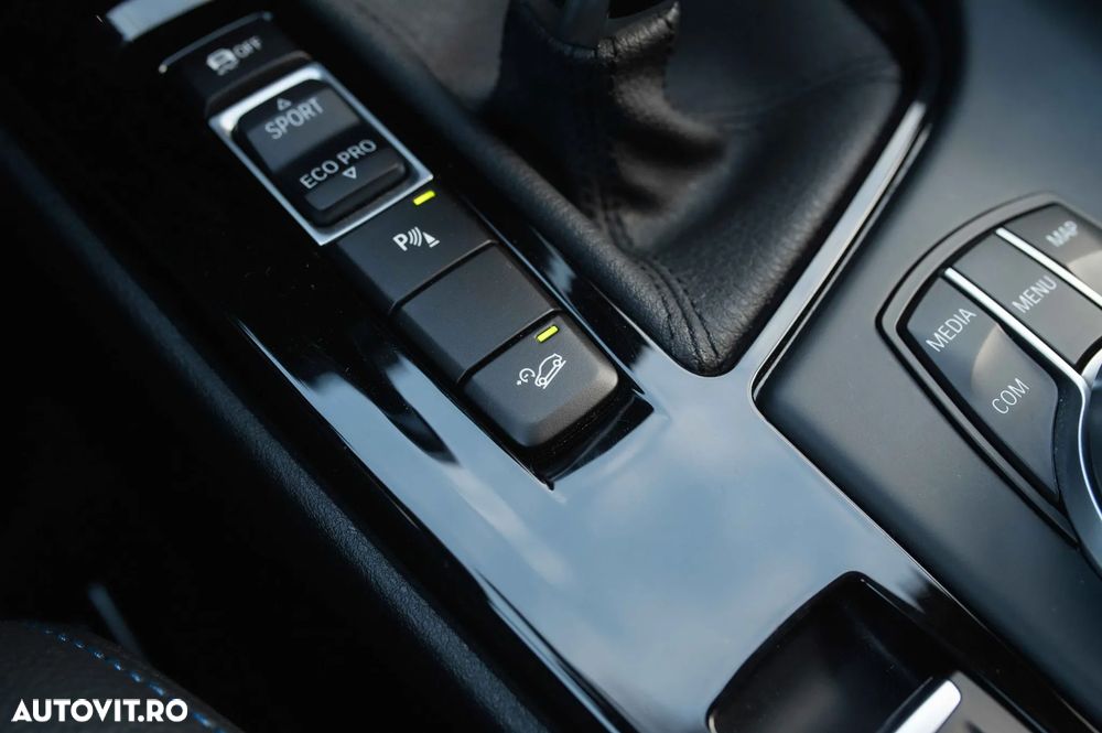 BMW X1 xDrive20i AT M Sport - 33