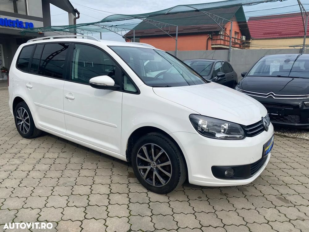Volkswagen Touran - 10