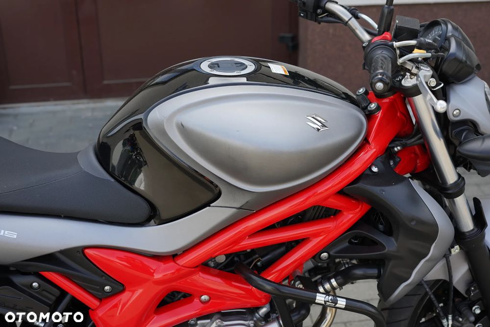Suzuki Gladius - 11