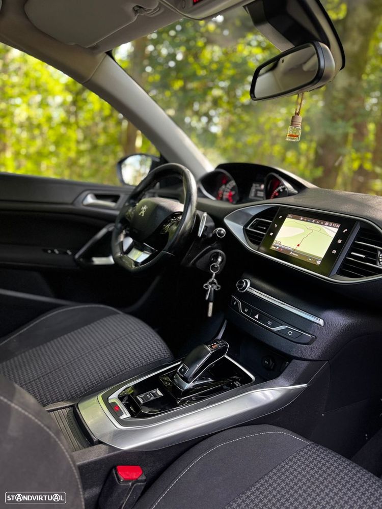 Peugeot 308 SW 1.5 BlueHDi Style EAT8 - 11