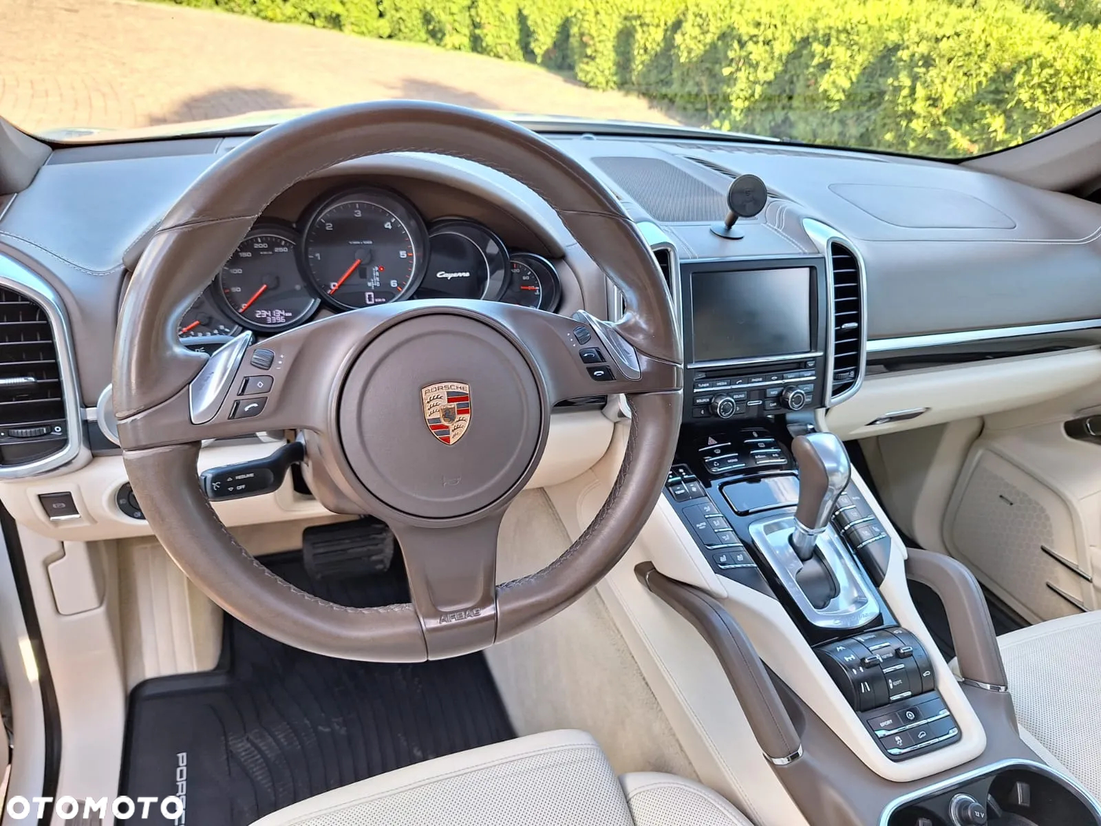 Porsche Cayenne - 23