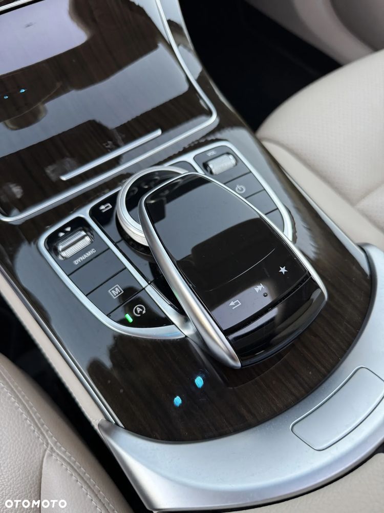 Mercedes-Benz GLC 300 4Matic 9G-TRONIC Exclusive - 39