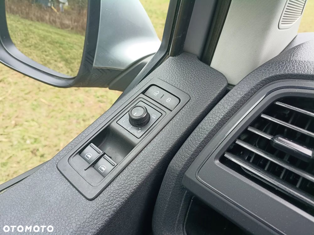 Volkswagen Caravelle 2.0 TDI L2 Trendline DSG - 10