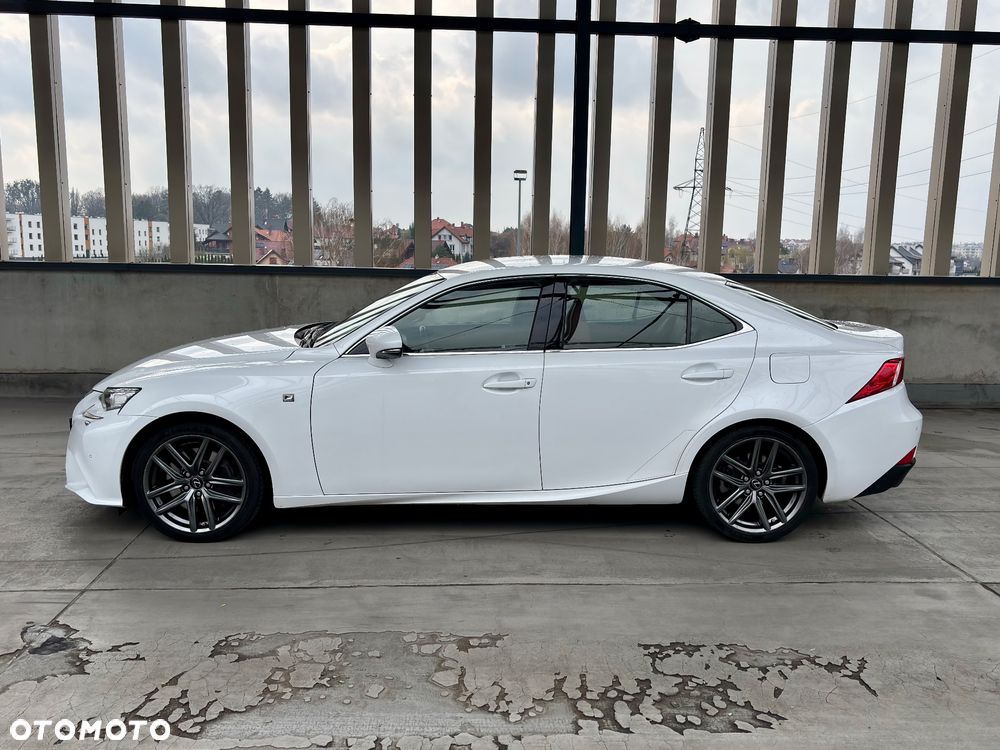 Lexus IS 200t F Sport - 4