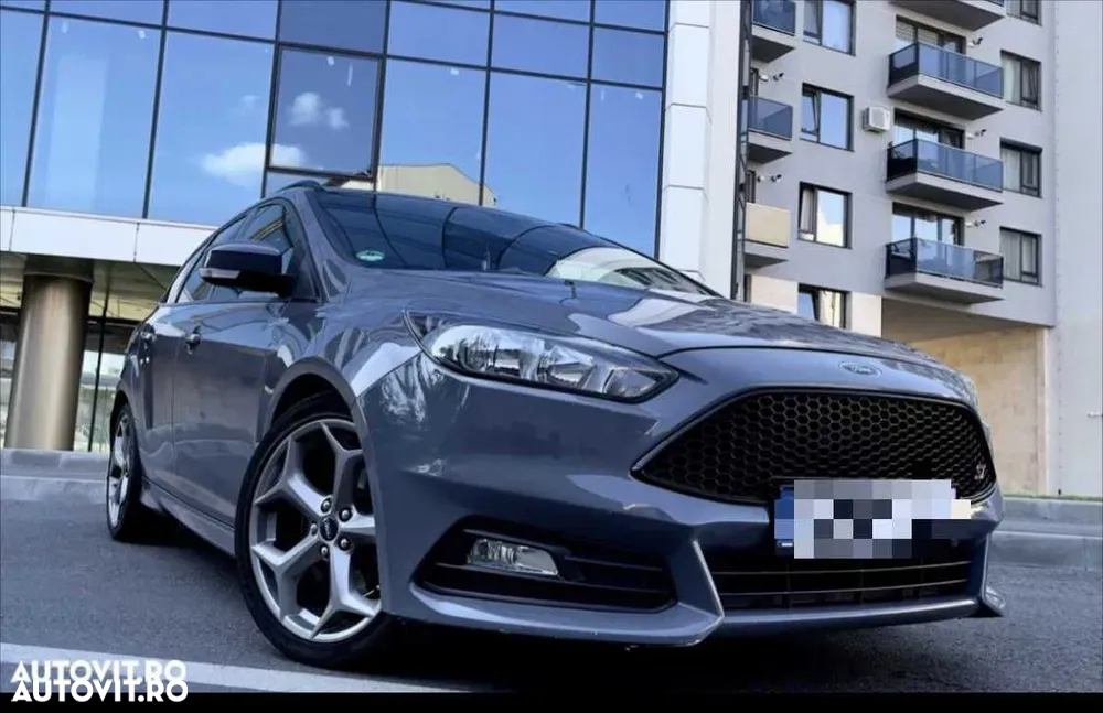 Ford Focus ST - 2