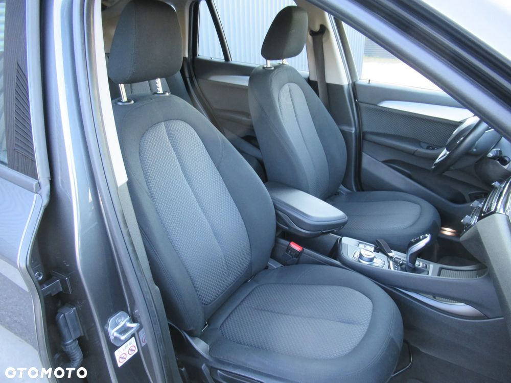 BMW X1 sDrive18i GPF - 22