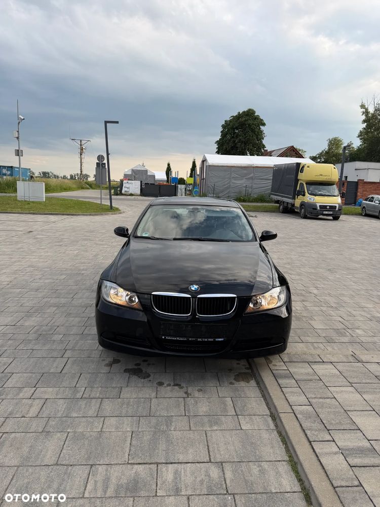 BMW Seria 3 318i - 8