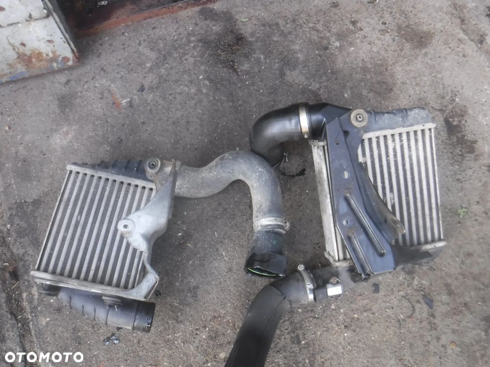 Audi A4 B7 Seat Exeo  2.0 TDI intercooler lewy - 2