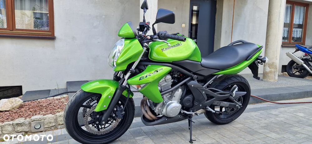 Kawasaki ER - 8