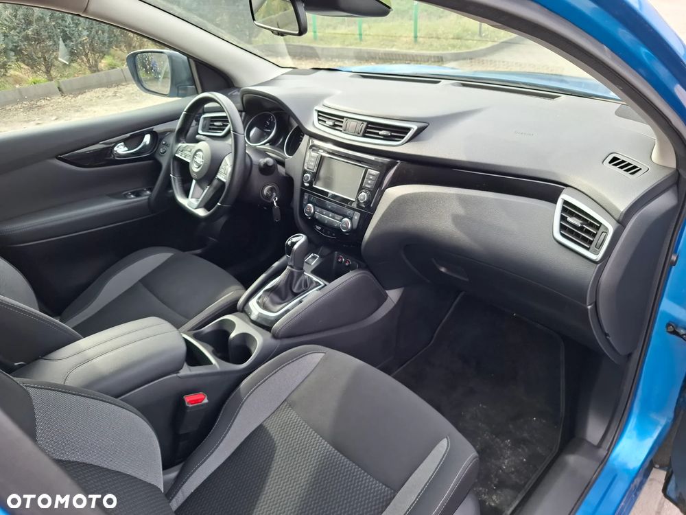 Nissan Qashqai - 25