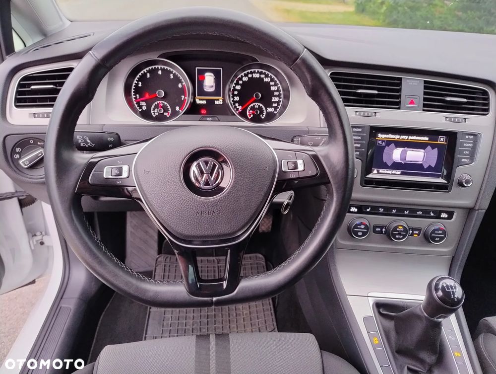 Volkswagen Golf - 11