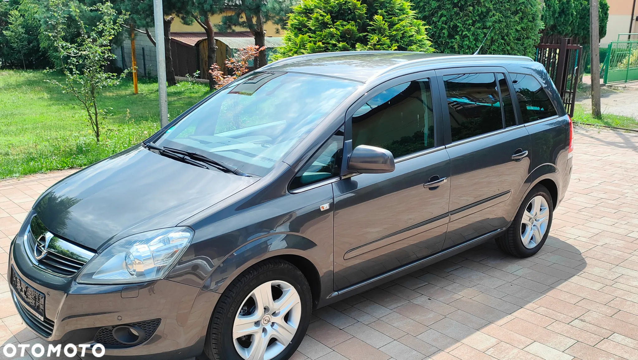 Opel Zafira 1.8 Cosmo - 3