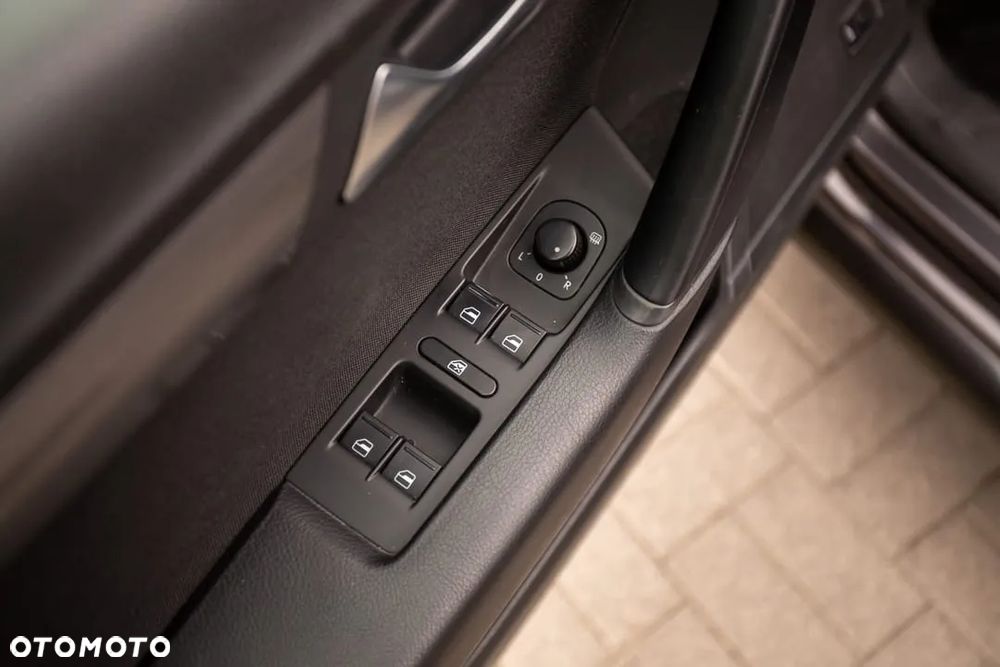 Volkswagen Passat Variant 2.0 TDI Trendline - 23