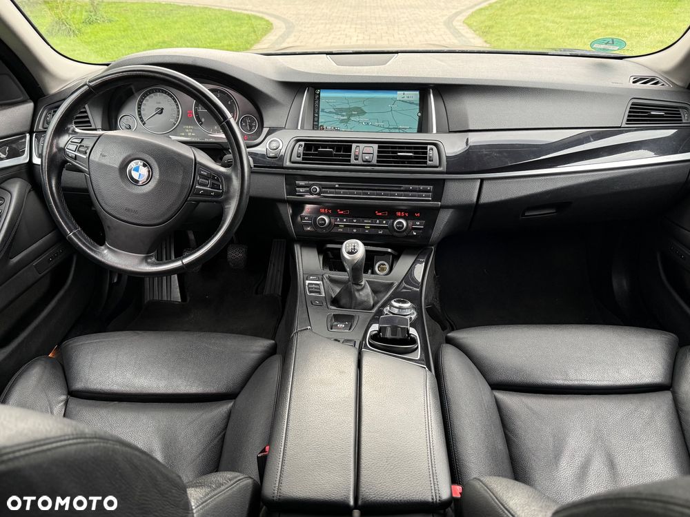 BMW Seria 5 520d Luxury Line - 14