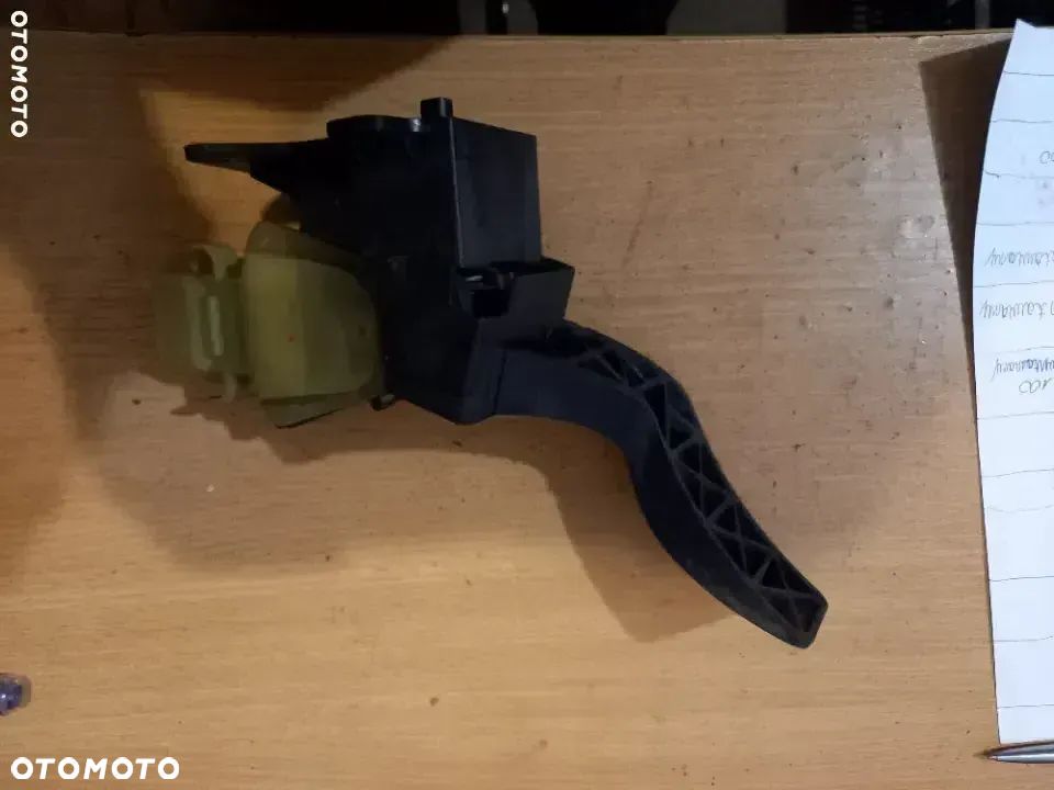 Ford Focus MK1 pedał gazu - 2