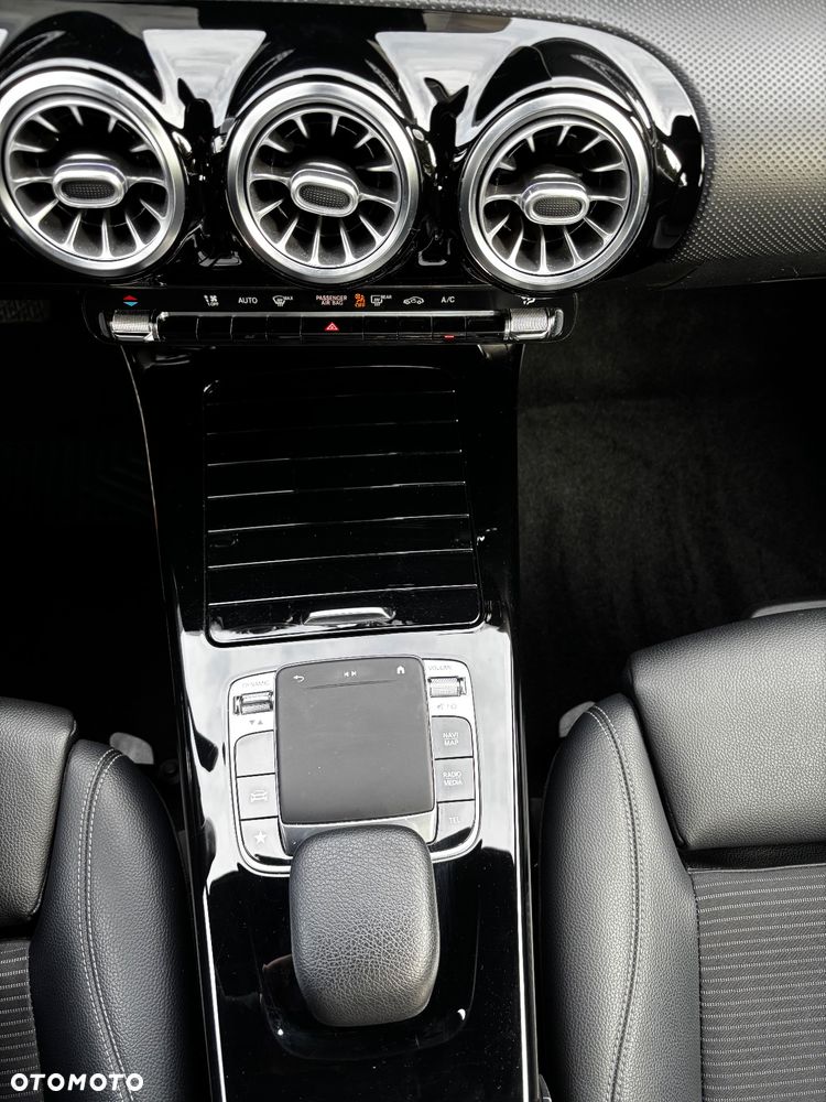 Mercedes-Benz Klasa A 180 7G-DCT - 14