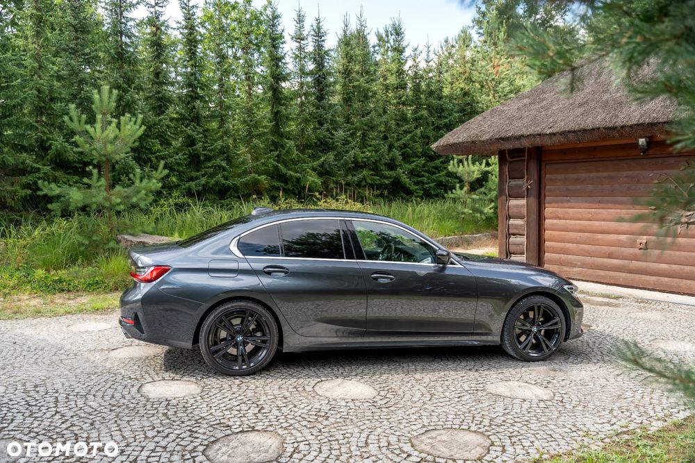 BMW Seria 3 330i xDrive Sport Line - 15