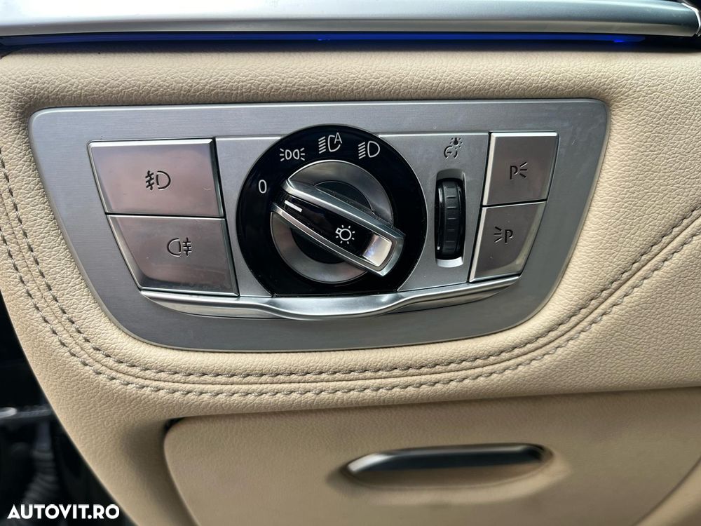 BMW Seria 7 730Ld xDrive - 32